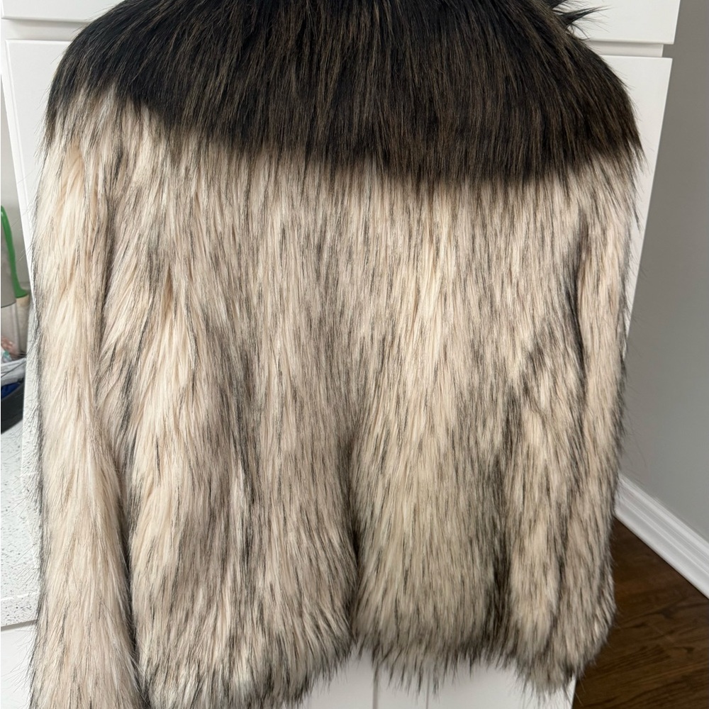 GUESS Rex Two-Tone Faux-Fur Jacket - Picture 3 of 8
